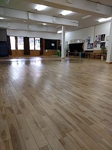 ゴルフ練習場には工房もあります。
スタジオは18m×10mの広さでレンタルスペースとしてご利用頂けます。